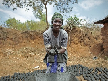 Martha Kimuyu's trainee | Making charcoal briquettes | Machakos, Kenya