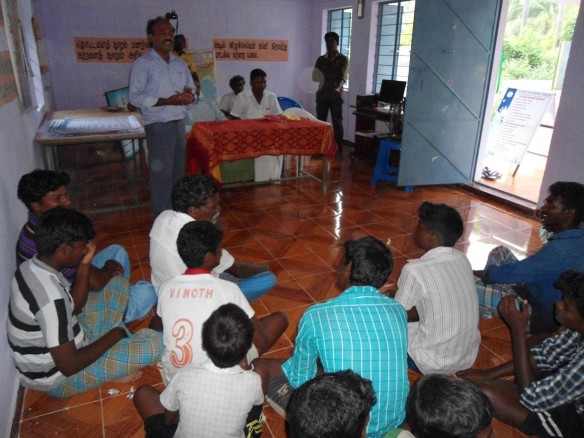 Meeting at the citizens' centre | Paramesvaramangalan, India